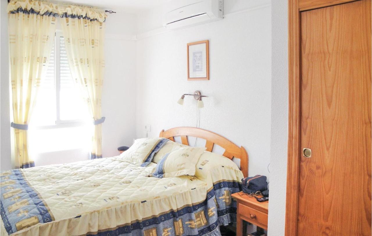 2 Bedroom Cozy Apartment In Torrevieja Bagian luar foto